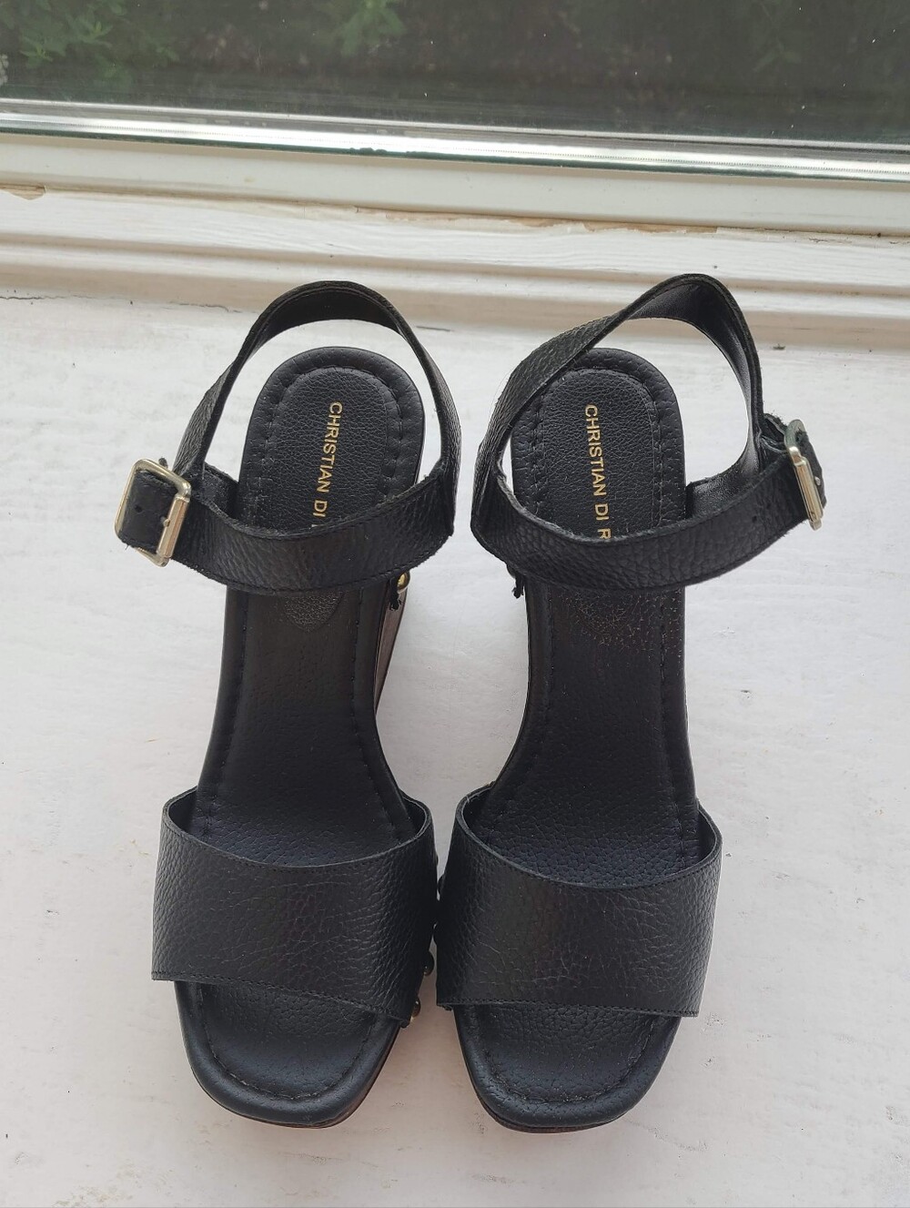 🌟Christian Di Riccio Black Studded Leather Wedge Sandals Size 8 EU 39 Italy - Picture 3 of 9